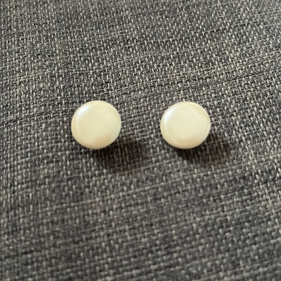 Vintage Round Ivory Post Earrings Cream Milk Circle Retro Kawaii Minimalist Stud - Picture 4 of 5